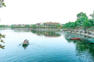 tam coc golden rice