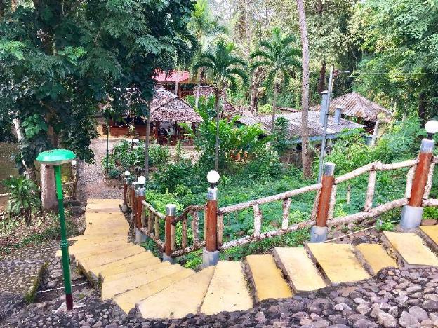 the creek garden resort huainamrin resort