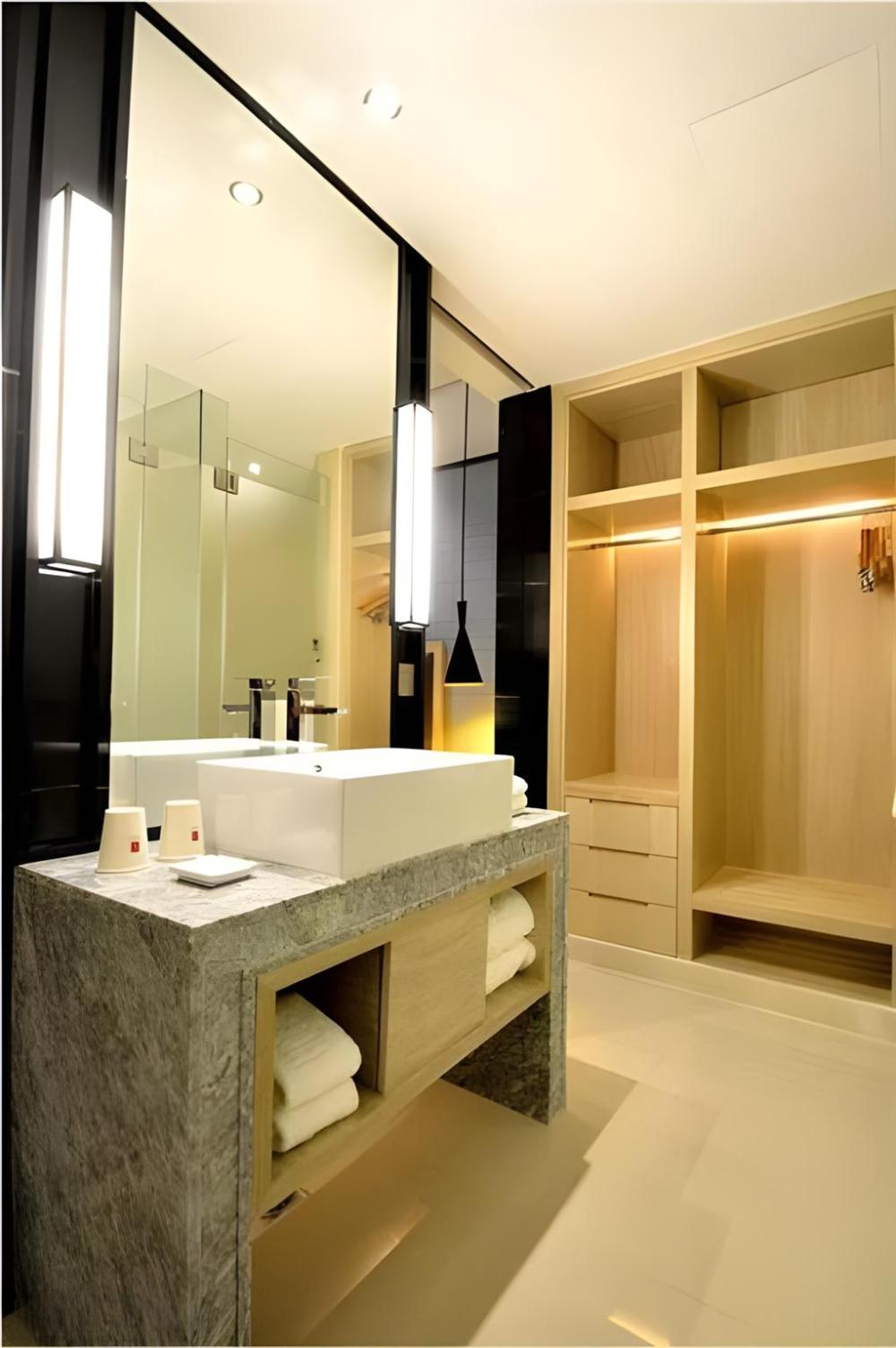 echarm hotel beihai railway station