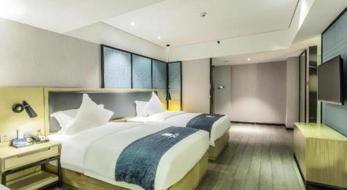 echarm hotel beihai railway station