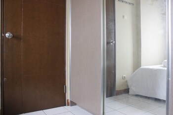 Minimalist 3Br Gateway Cicadas Ahmad Yani Apartment,,0 star