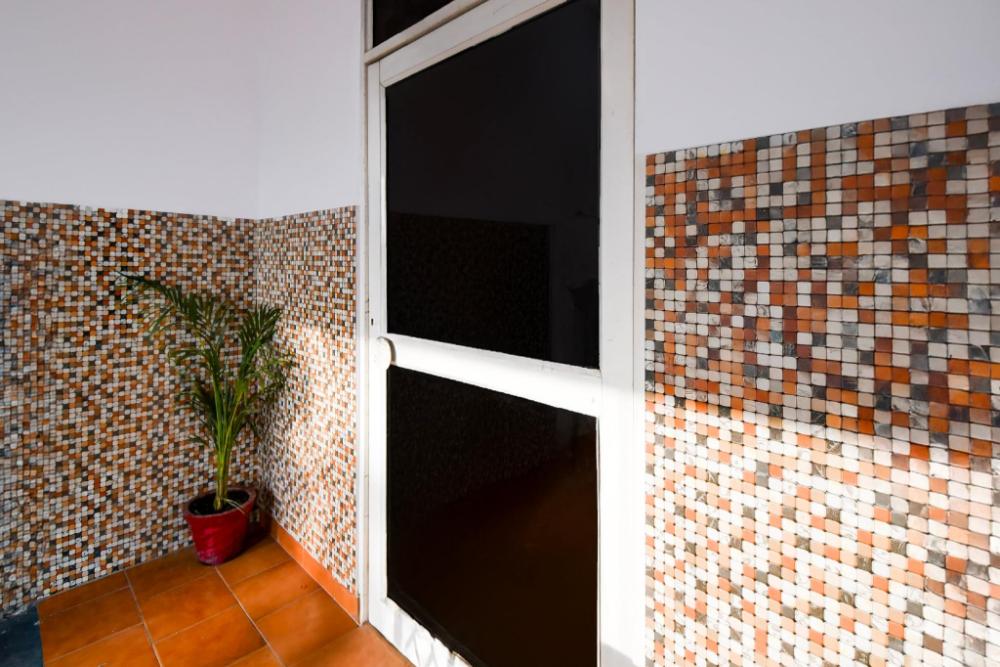 spot on 40914 metro club and guest house