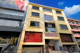 spot on 40914 metro club and guest house