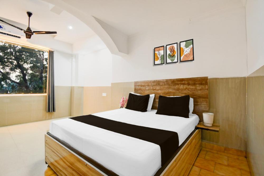 spot on 40914 metro club and guest house