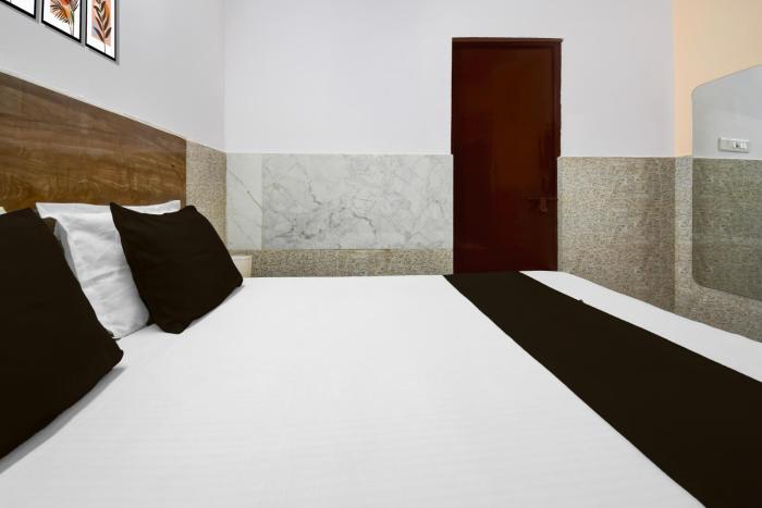 spot on 40914 metro club and guest house