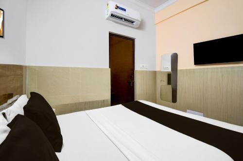 spot on 40914 metro club and guest house