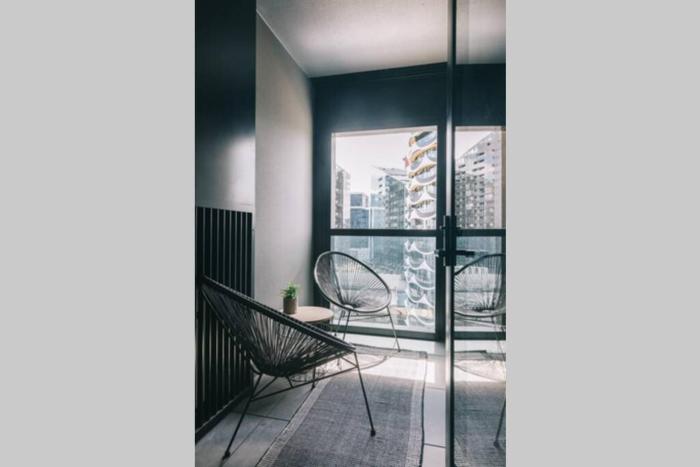 docklands apartment w parking marvel stadium