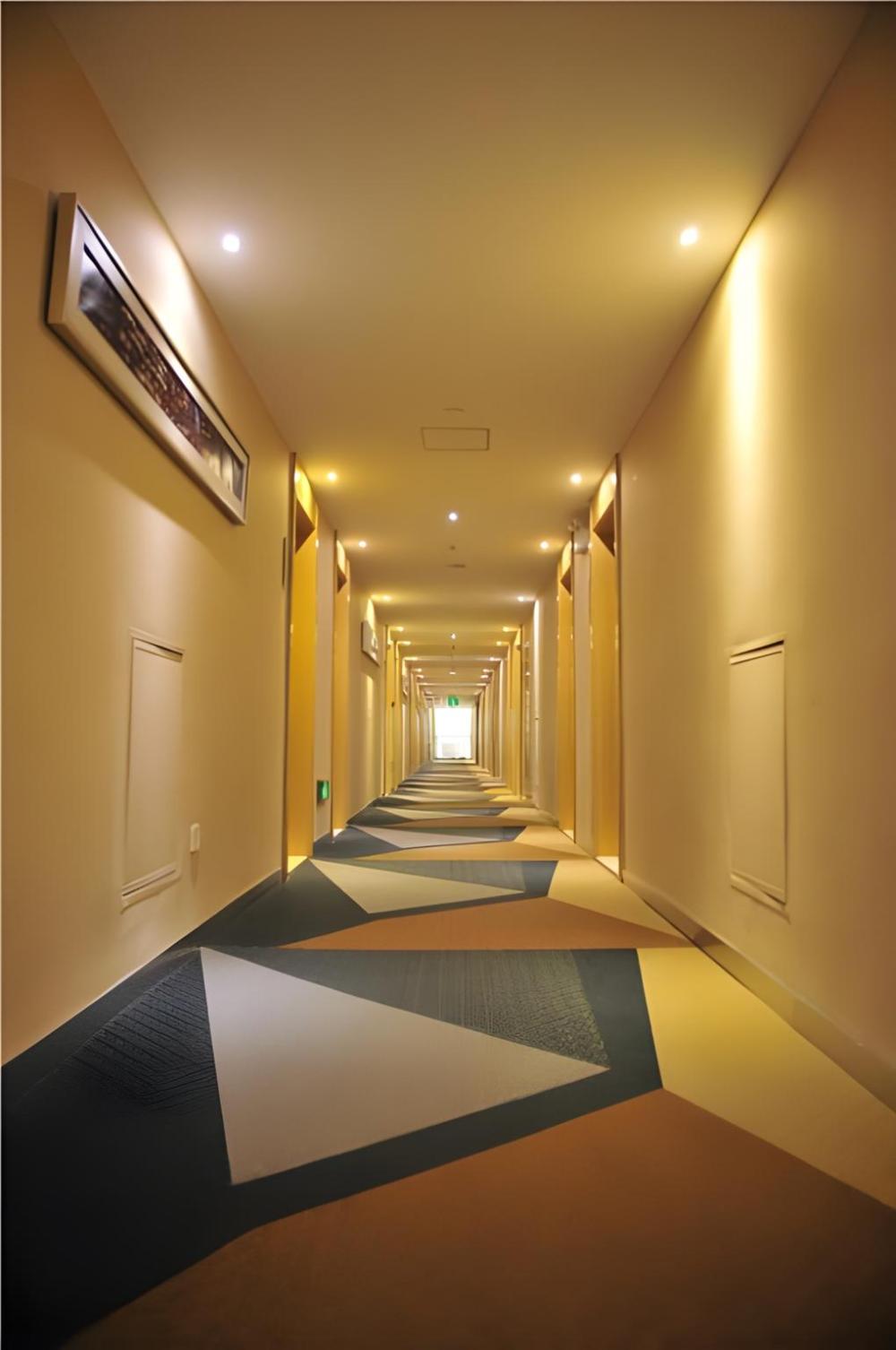 city comfort inn zhengzhou lvcheng square metro station