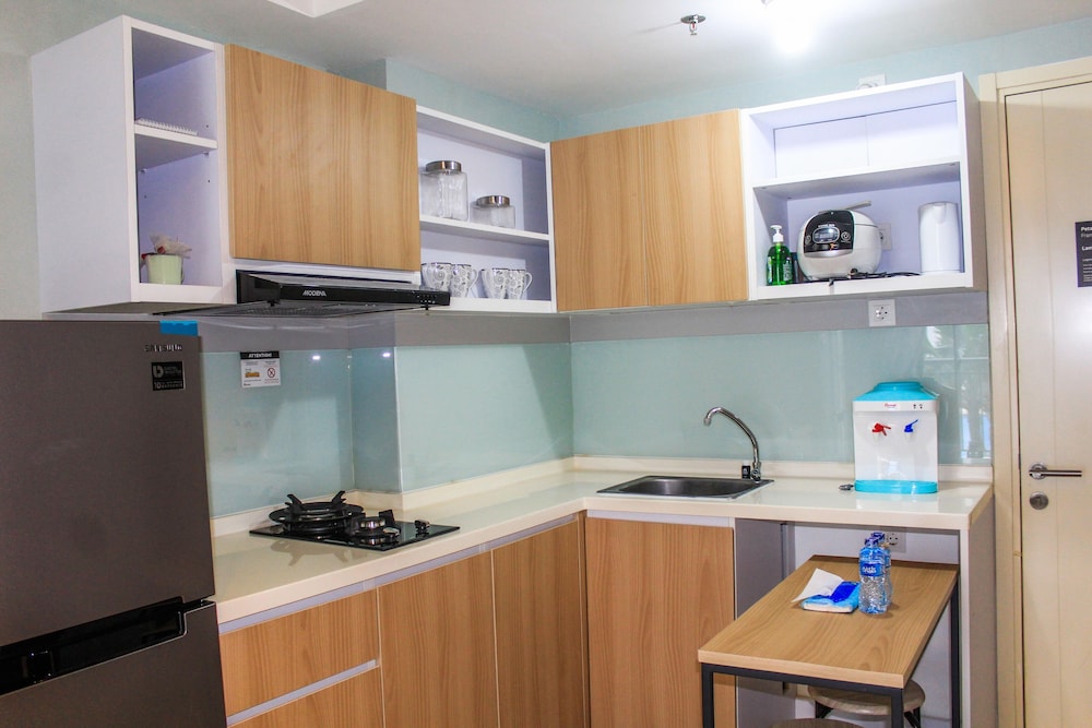 spacious and cozy 2br m town apartment