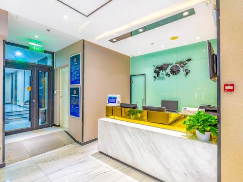 7 days premium beijing zhongguancun peoples university suzhou street metro station