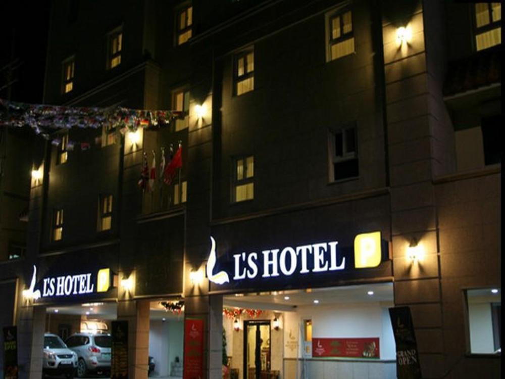 ls tourist hotel