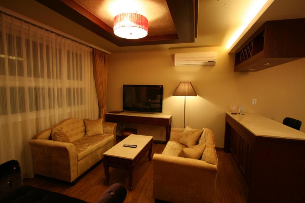 ls tourist hotel