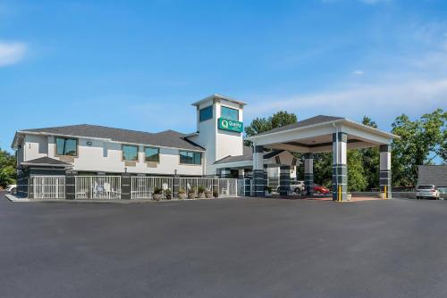 baymont inn and suites sandersville