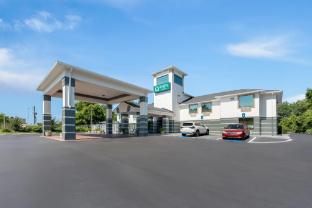 baymont inn and suites sandersville