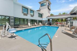 baymont inn and suites sandersville