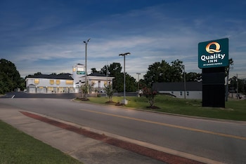 baymont inn and suites sandersville