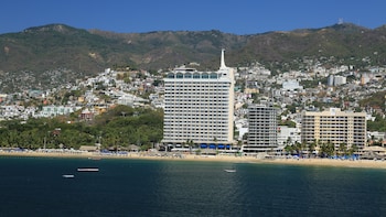 krystal beach acapulco