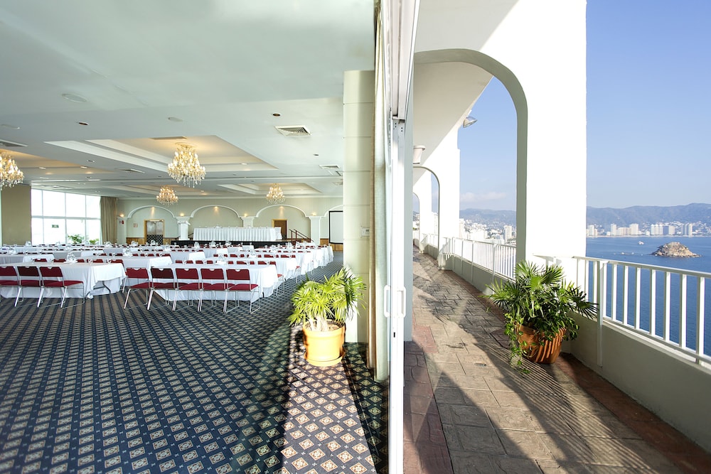 krystal beach acapulco