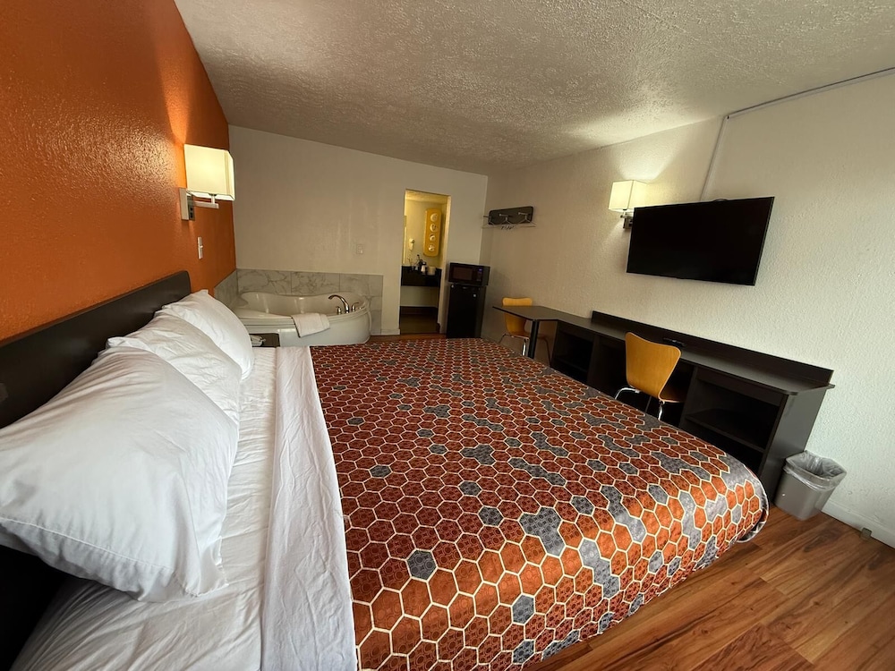 relax inn by oyo columbus oh i 70