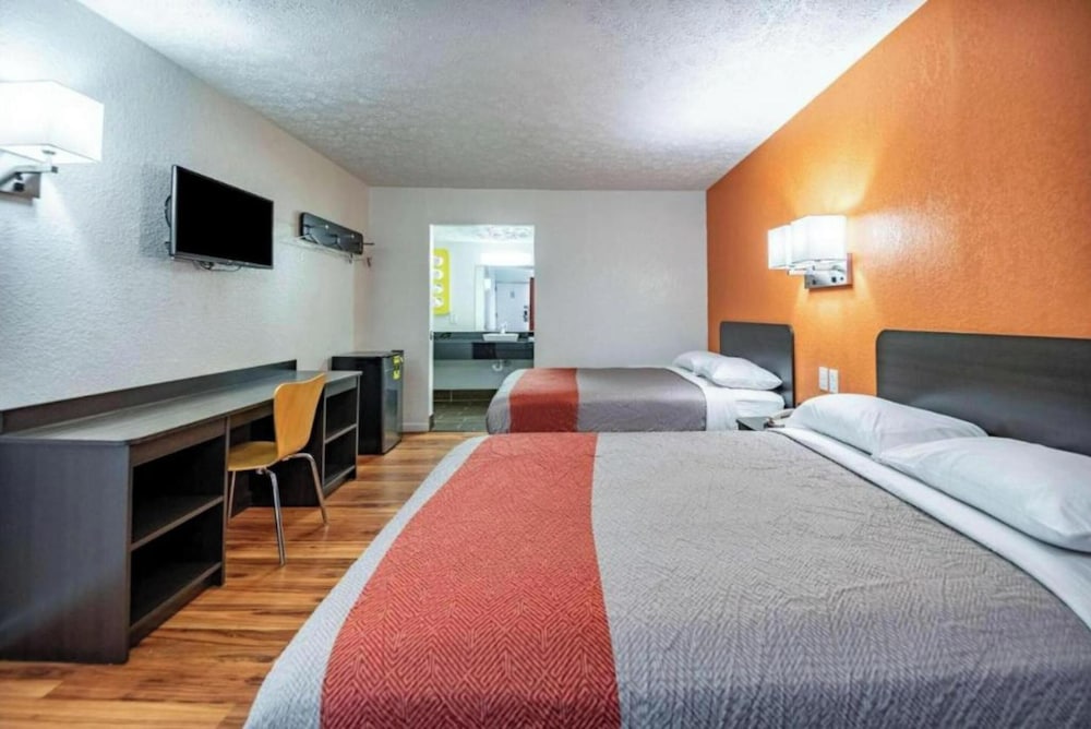 relax inn by oyo columbus oh i 70