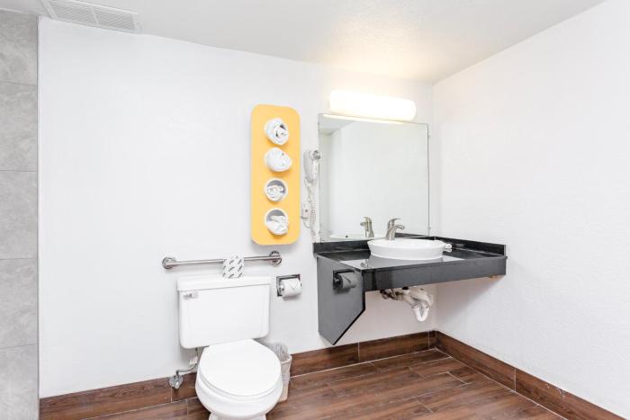relax inn by oyo columbus oh i 70