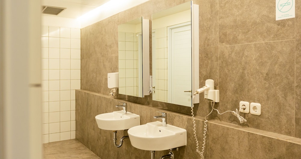 bobobox pods airport hub