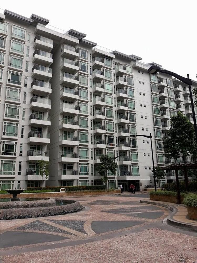 condo 101 newport boulevard