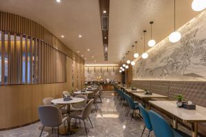 mehood theater hotel chengdou chunxi road taikoo li