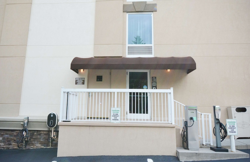 hampton inn salem east electric road