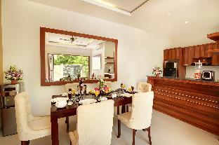 lucia villa seminyak beachside