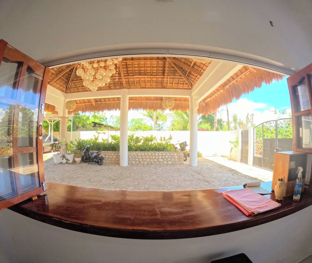 divers lodge moalboal