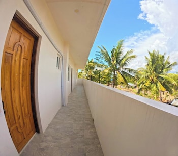 divers lodge moalboal