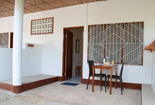 divers lodge moalboal