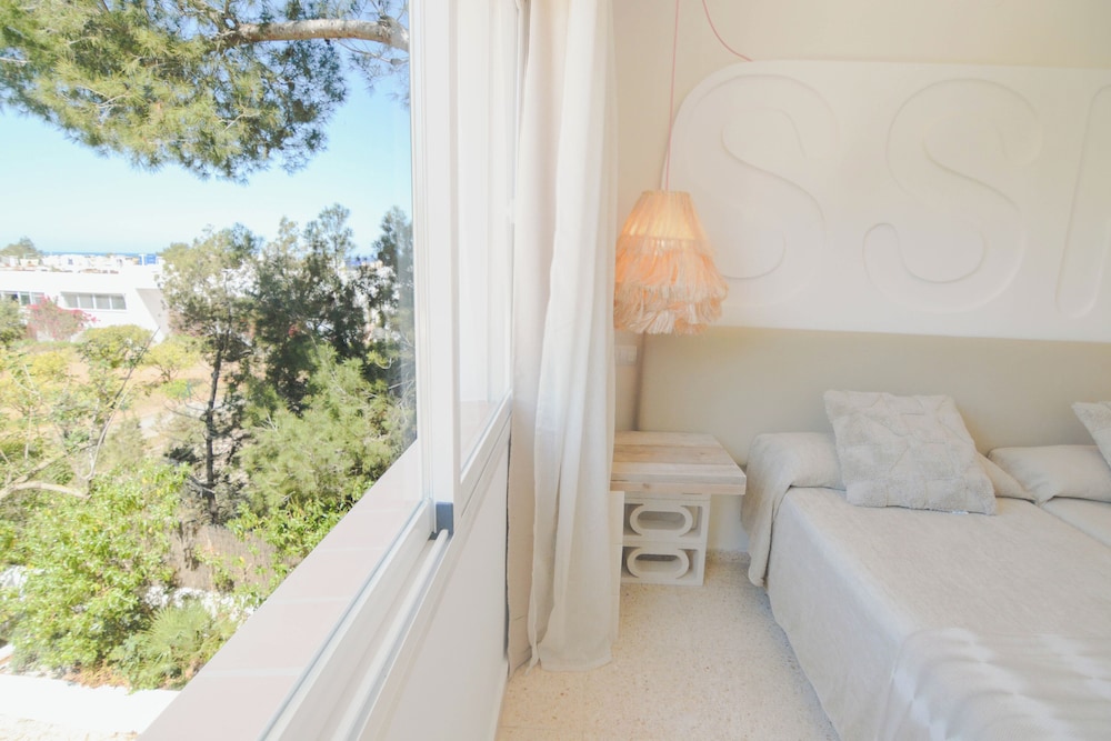secret oasis ibiza