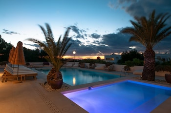 Secret Oasis Ibiza,,3.5 star