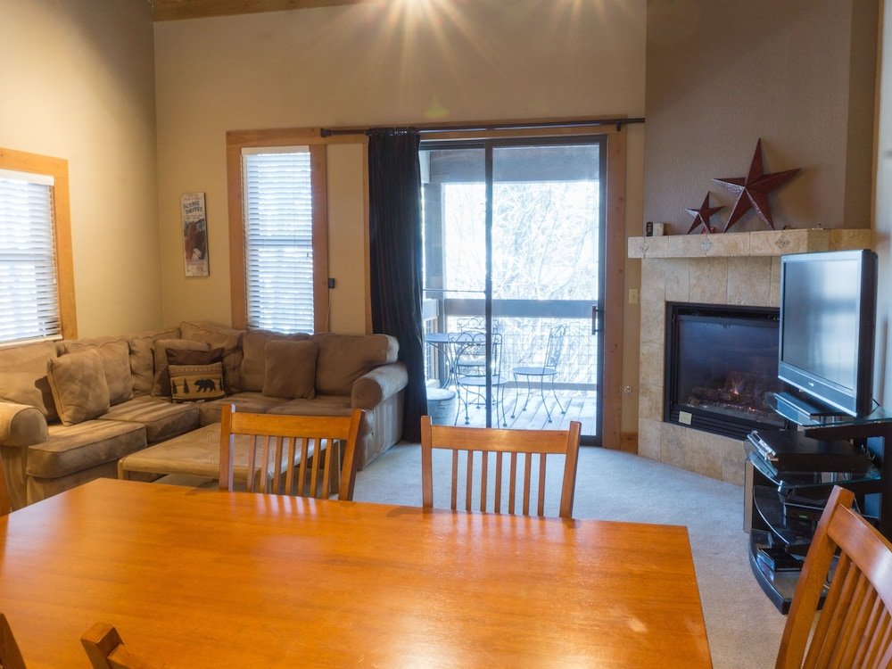 3130 aspen grove
