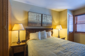 Newport Resort,Egg Harbor>>Door County,3 star