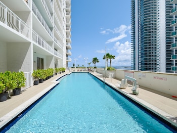the stay at brickell club