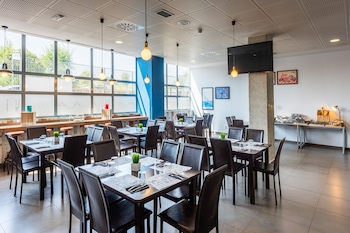 madrid airport suites affiliated by melia