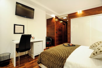 main street studio and rooms