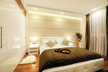 main street studio and rooms