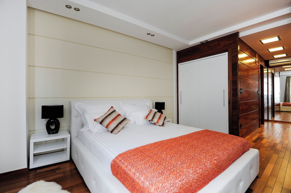 main street studio and rooms