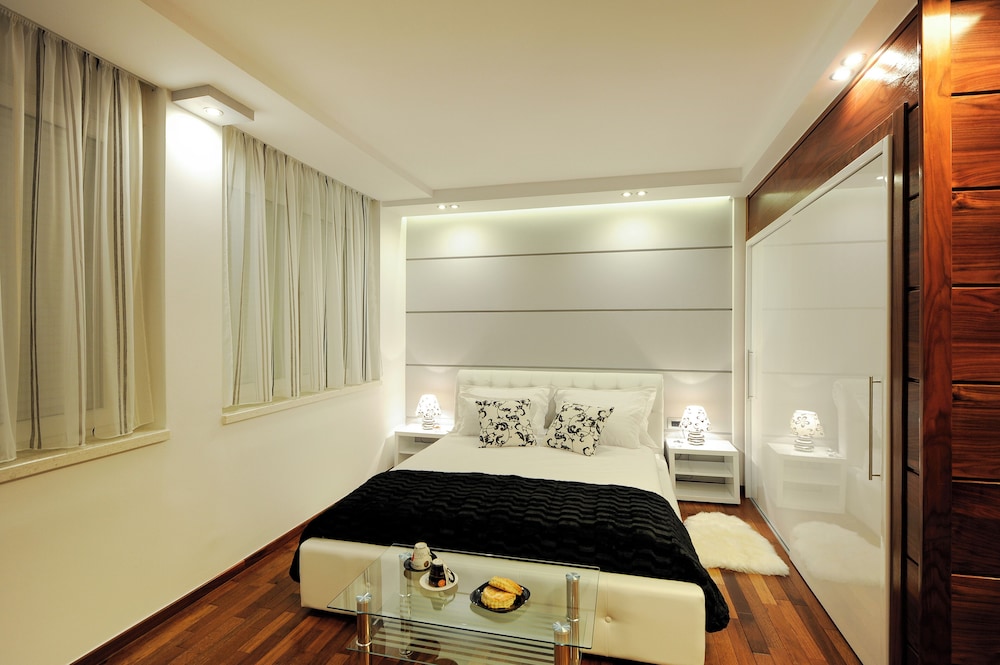 main street studio and rooms