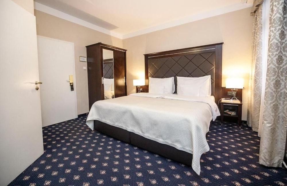 kampa stara zbrojnice sivek hotels