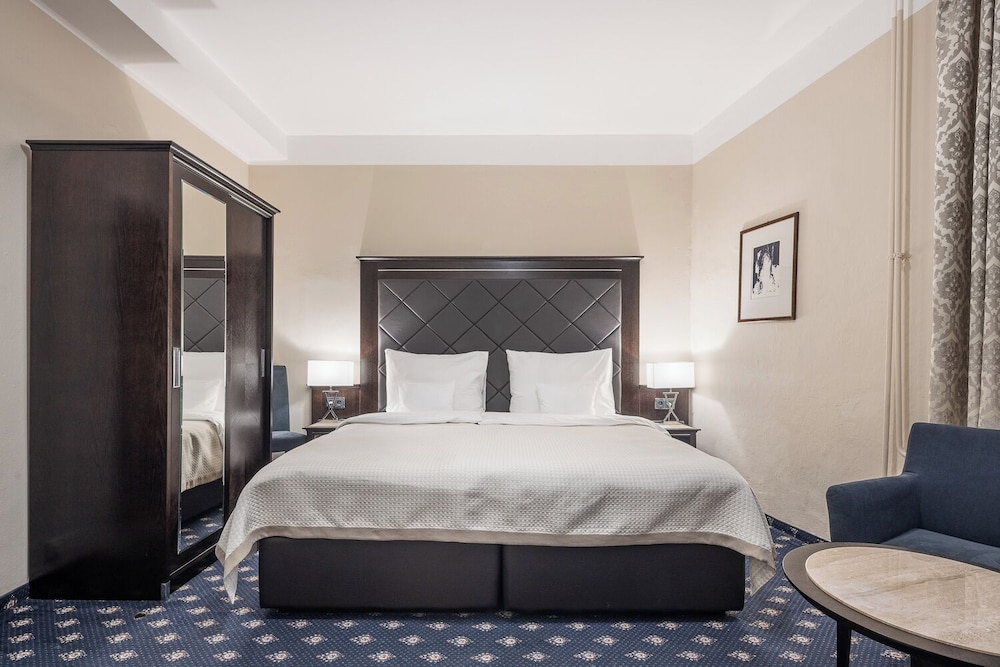 kampa stara zbrojnice sivek hotels