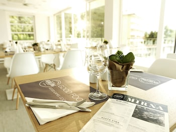 hotel mirna