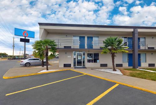 scottish inn mcdonough