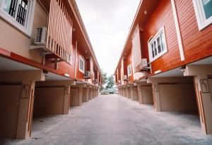 tripletreesvillage