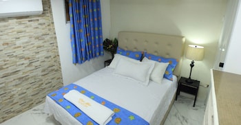 2 guests 1bed studio 3min to beach and main street