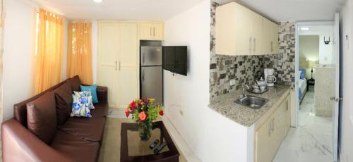 2 guests 1bed studio 3min to beach and main street
